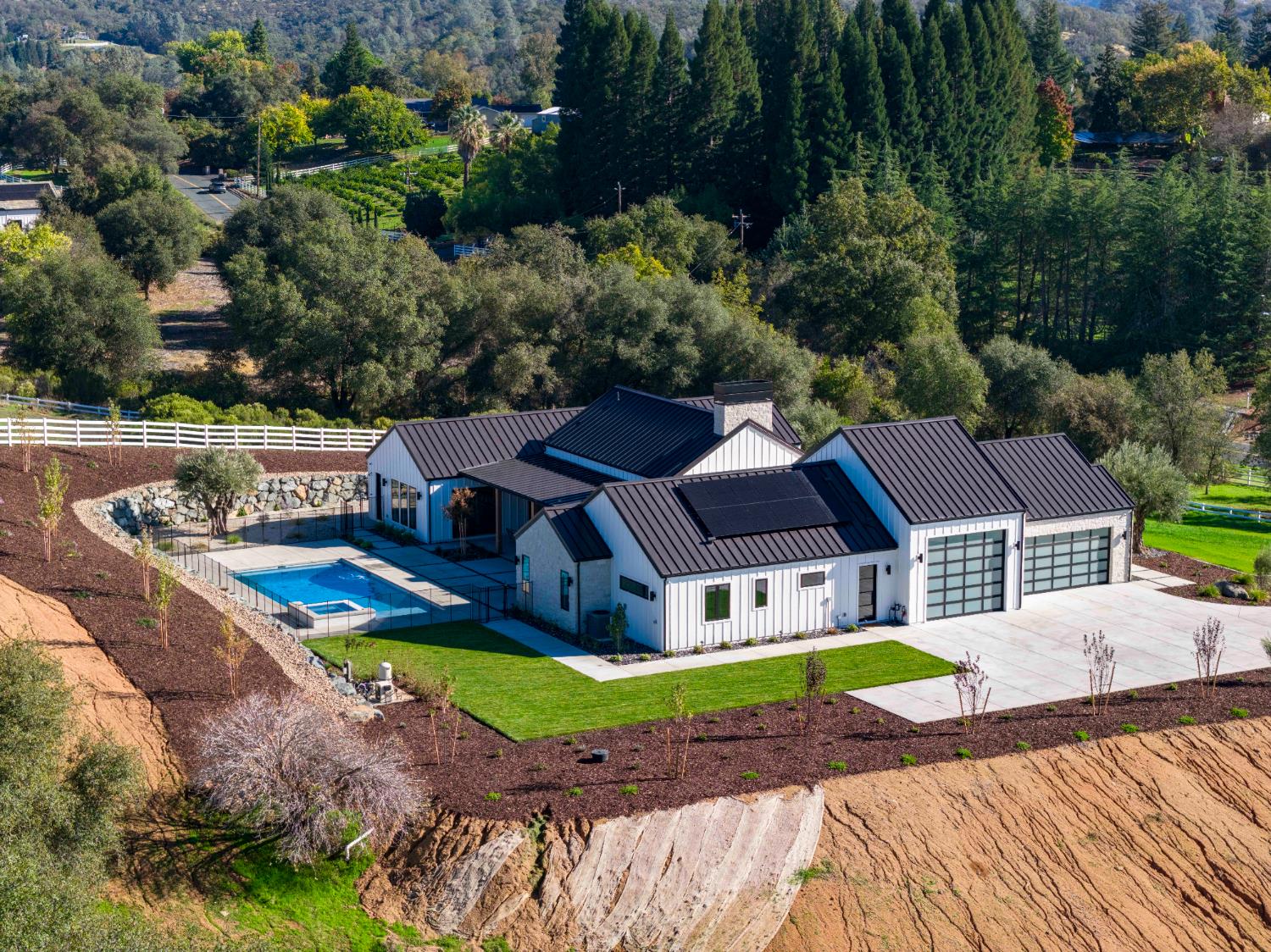 3140 Rattlesnake Road