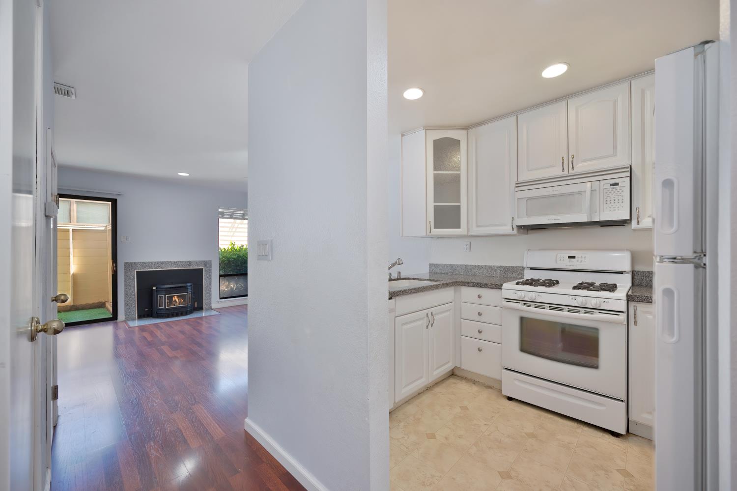 5627 Walnut Avenue 24