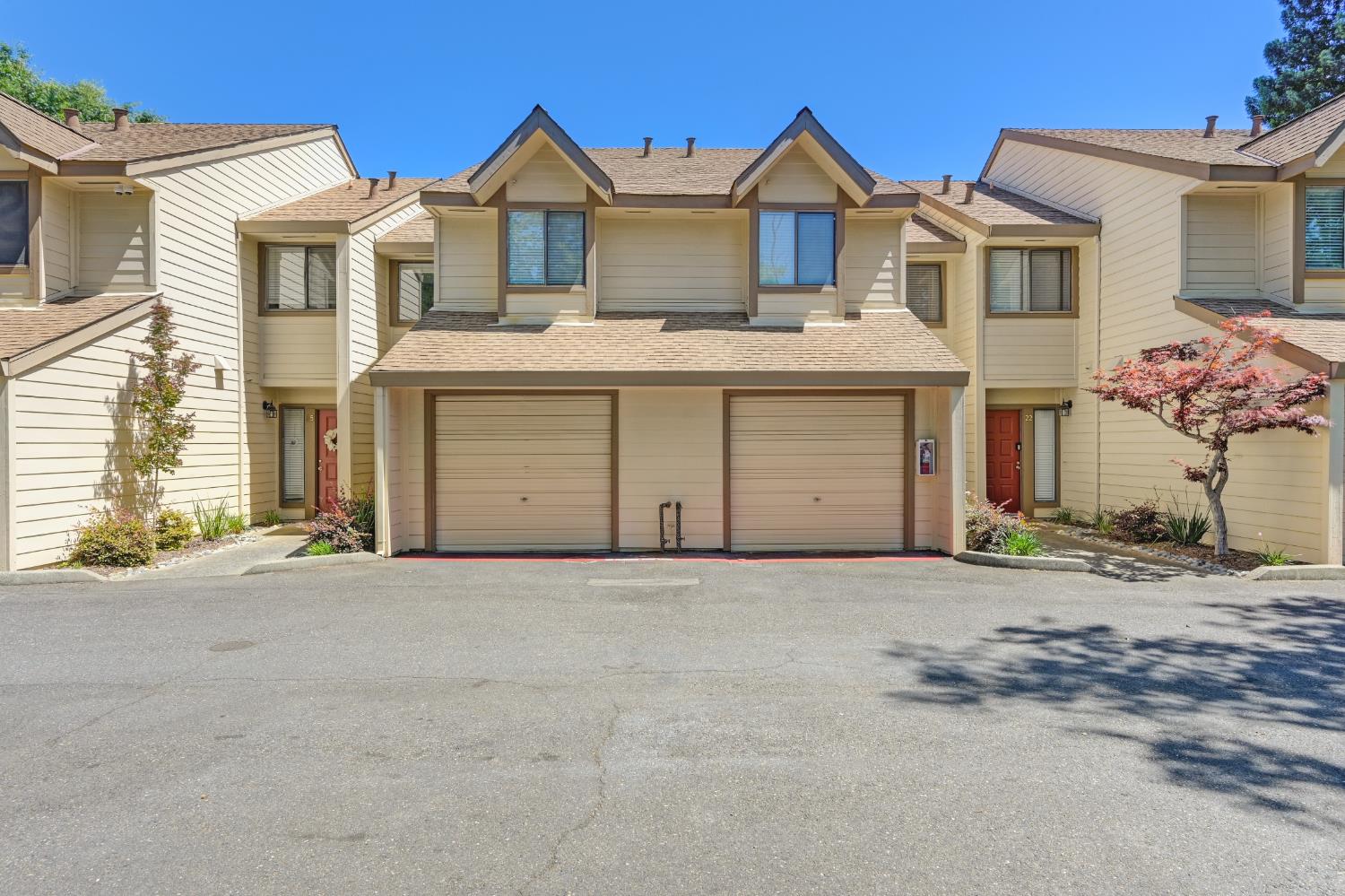 5627 Walnut Avenue 24