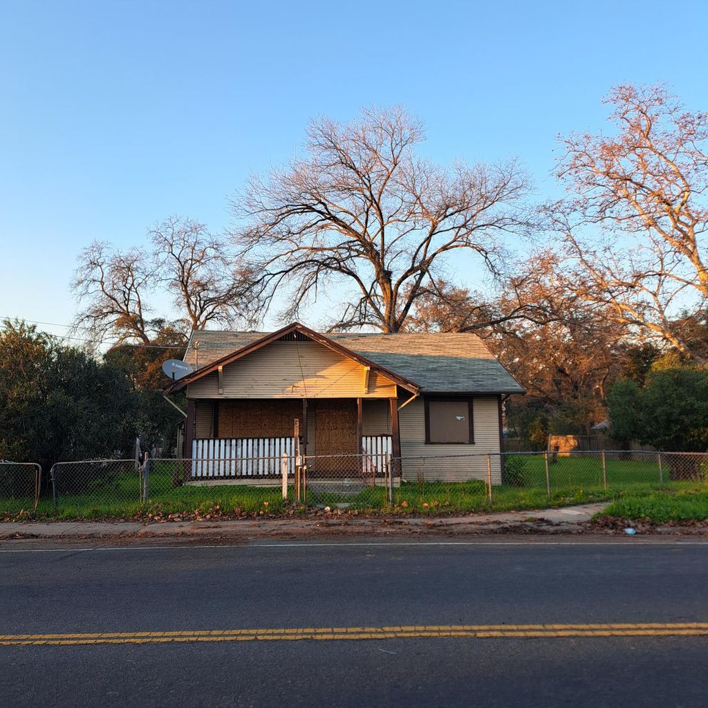 Photo of 1685 Arcade Boulevard, Sacramento, CA 95815 (MLS # 226005529)