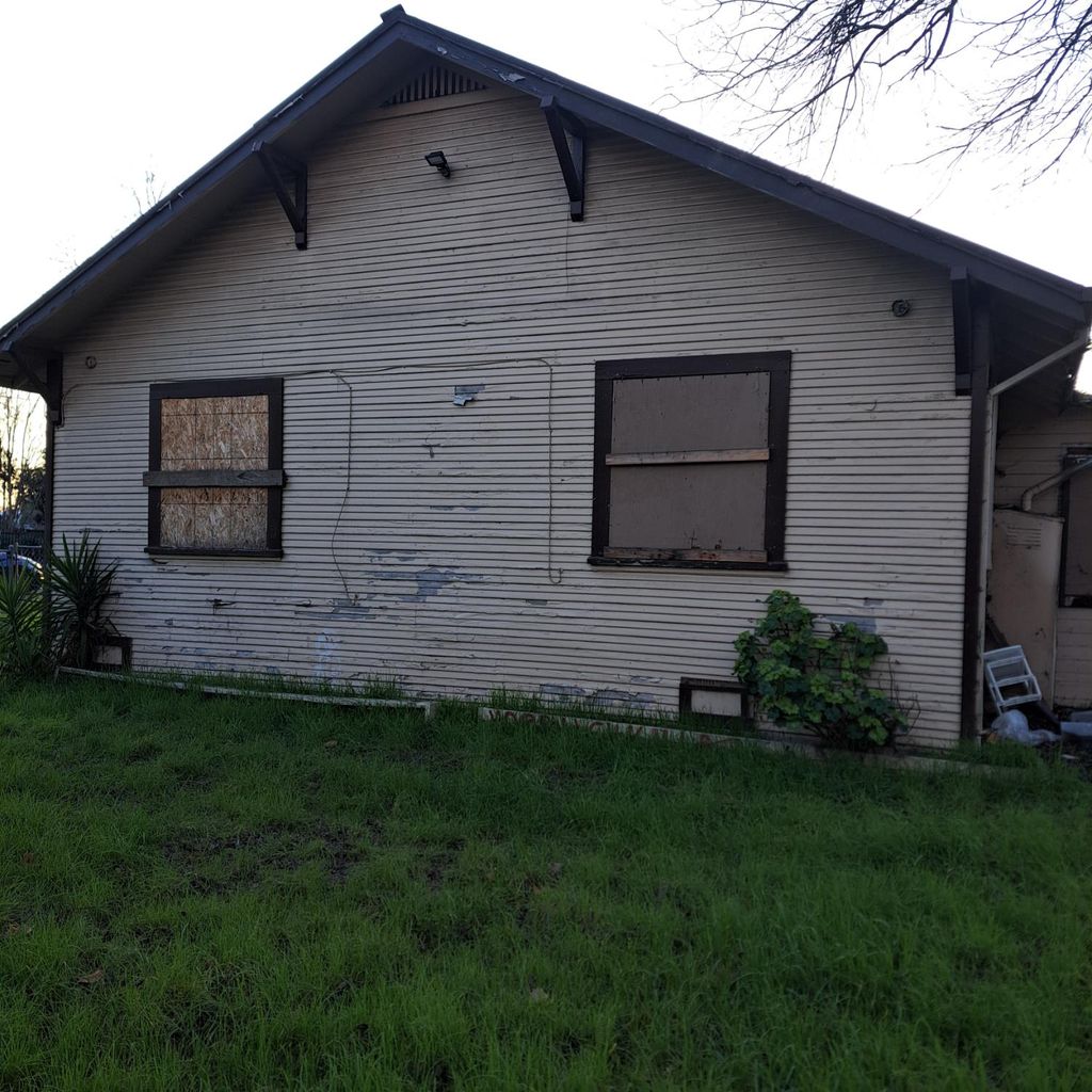 Photo of 1685 Arcade Boulevard, Sacramento, CA 95815 (MLS # 226005529)