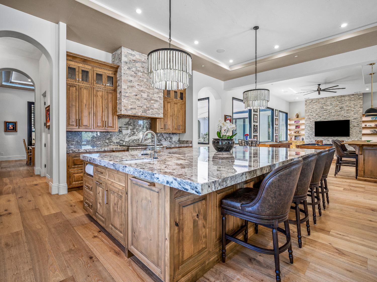 3526 Greenview Drive