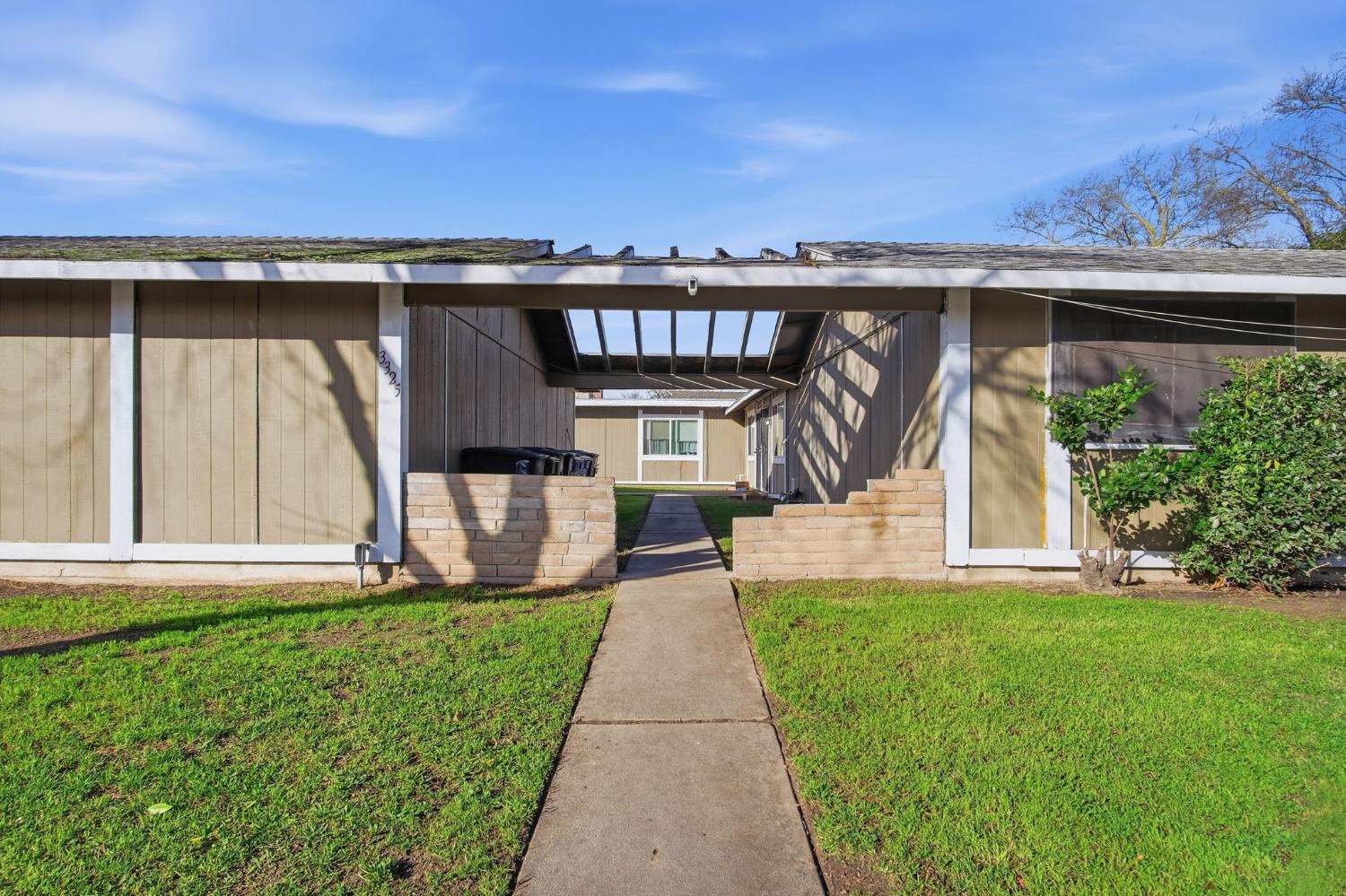 3325 Sherwood Avenue