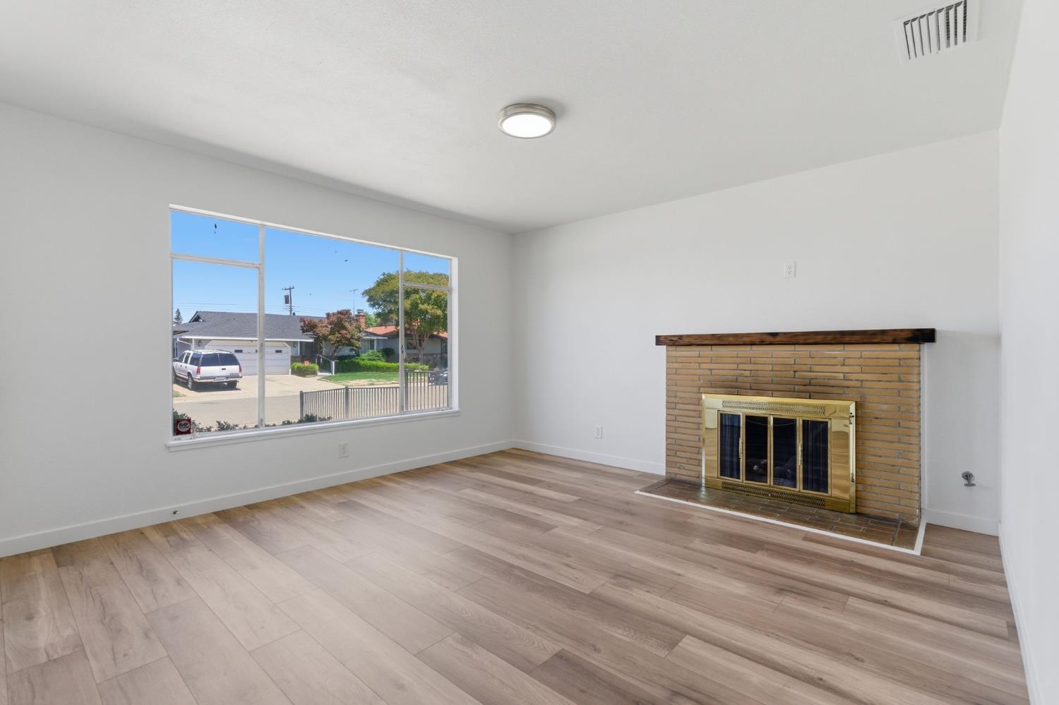 2621 Fernandez Drive