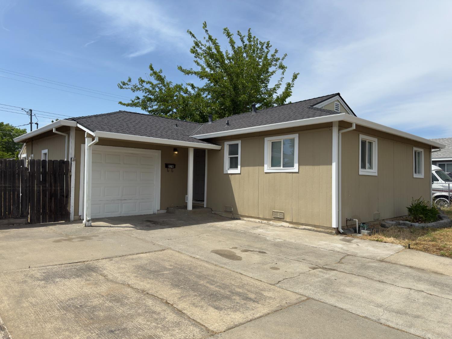 5741 San Vincente Way