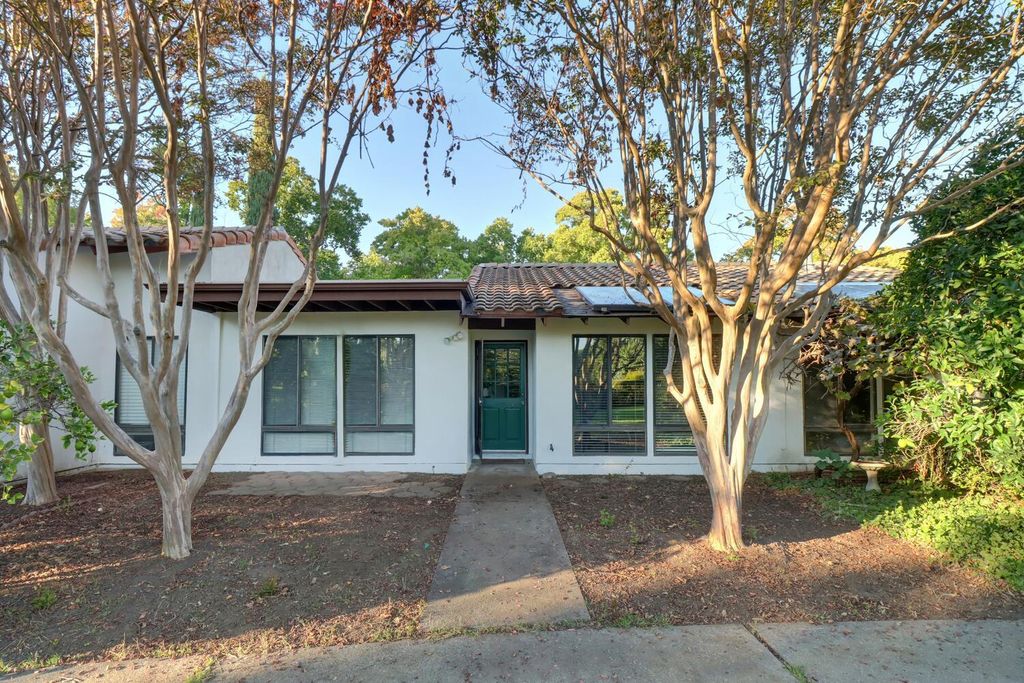 Photo of 2526 Overhill Lane, Davis, CA 95616 (MLS # 225134351)