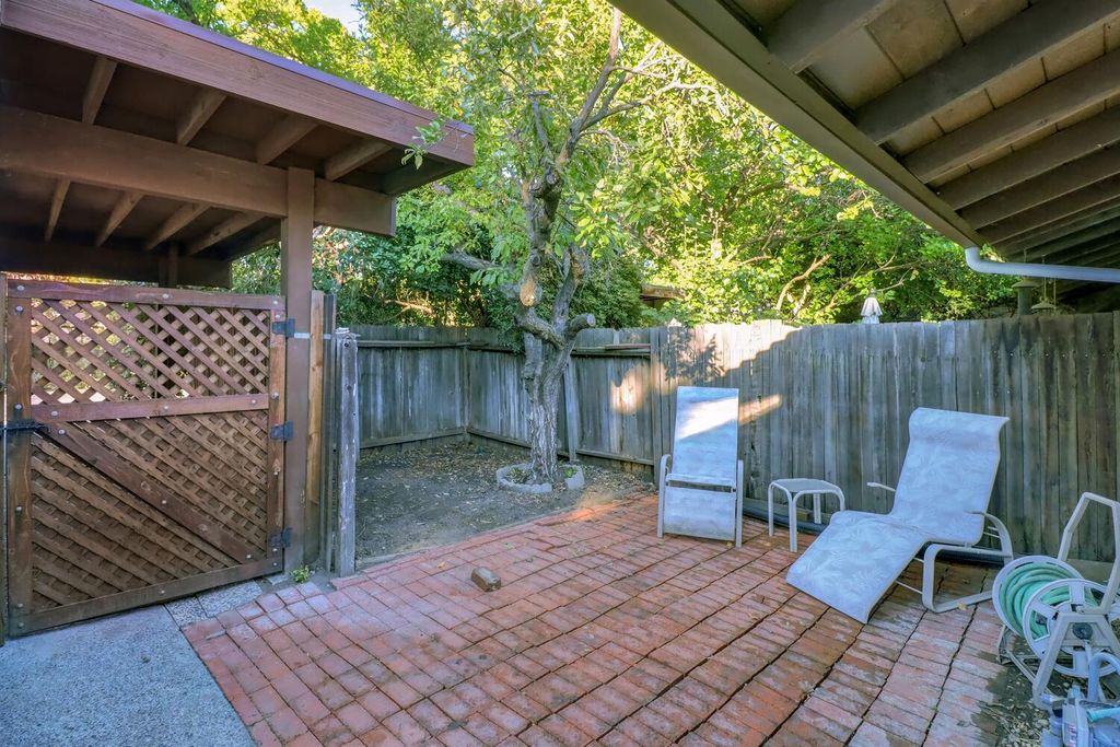 Photo of 2526 Overhill Lane, Davis, CA 95616 (MLS # 225134351)