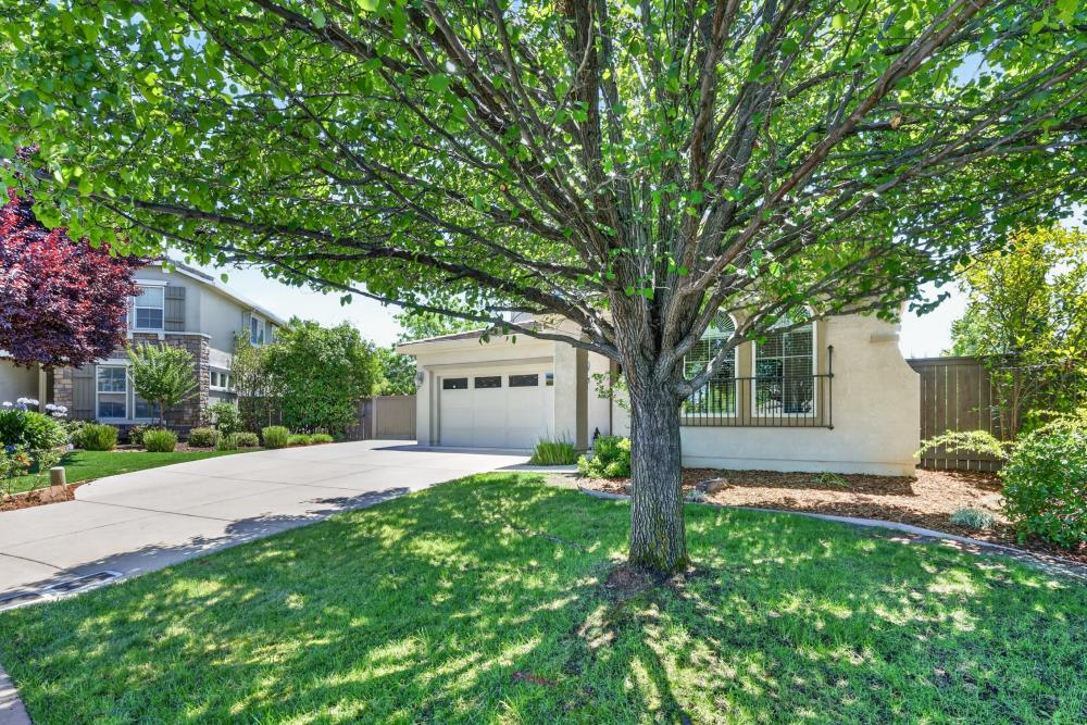 1042 1042 Gemwood Way