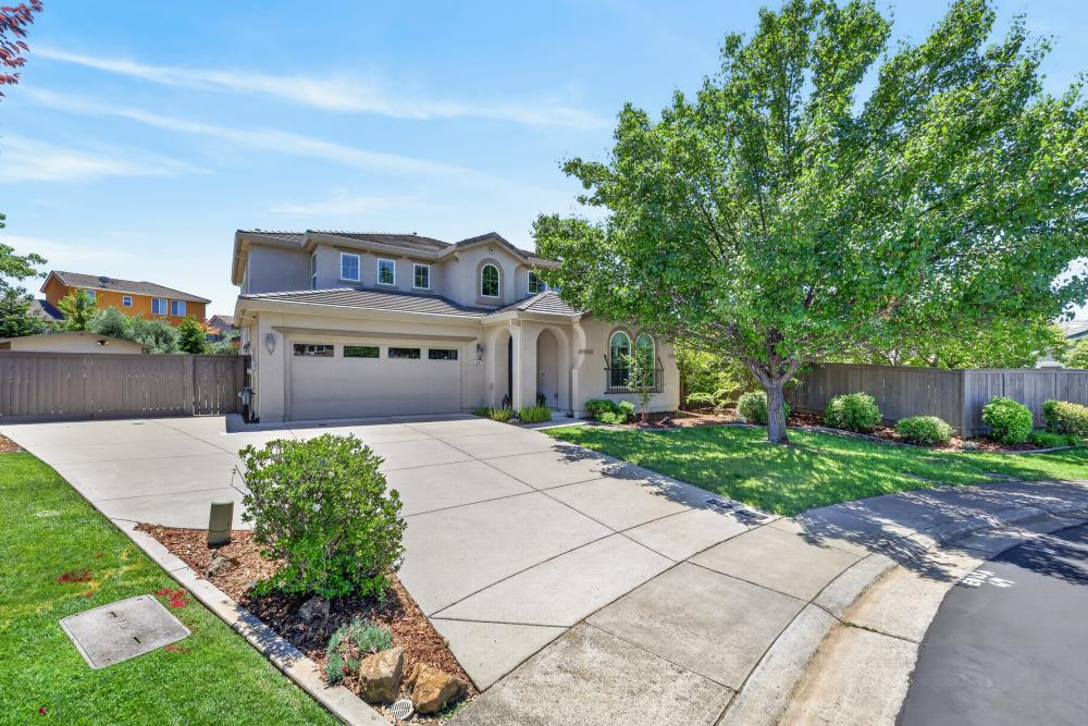 1042 1042 Gemwood Way