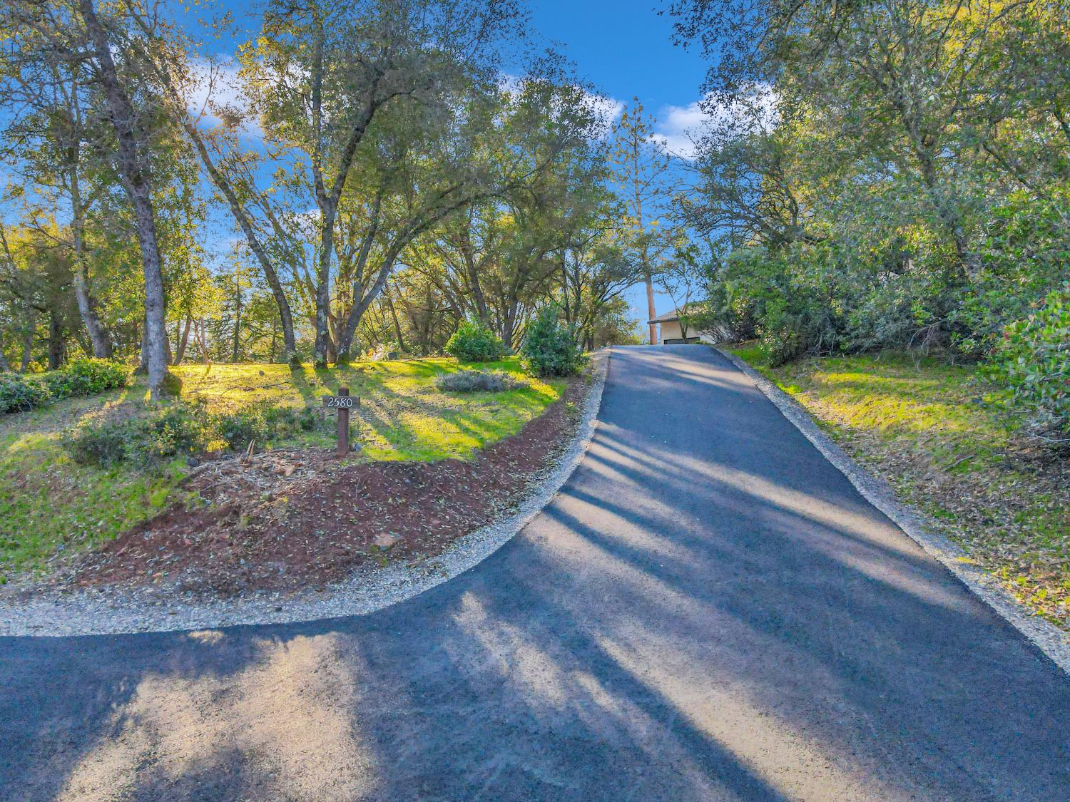 2580 Golden Fawn Trail