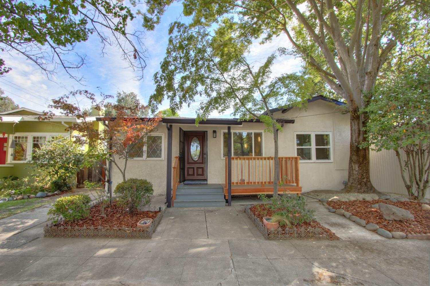 2038 Markham Way