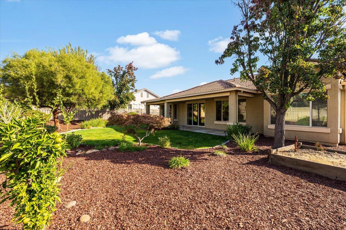 1816 Barn Valley Lane