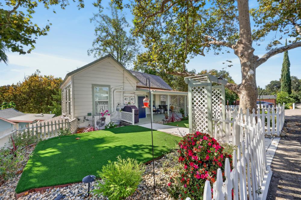 4107 Smallwood Lane