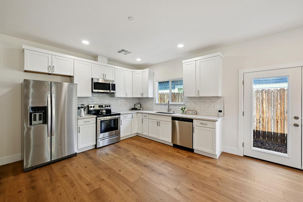 Photo of 4108 57 Street, Sacramento, CA 95820 (MLS # 225136733)