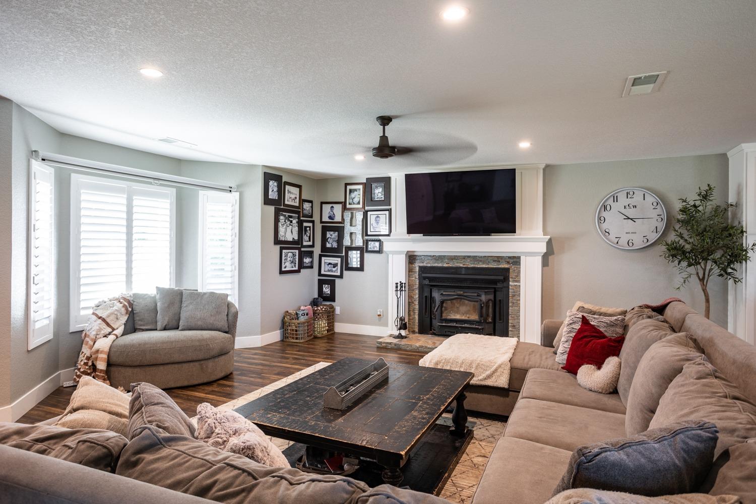 9337 Creekside Lane