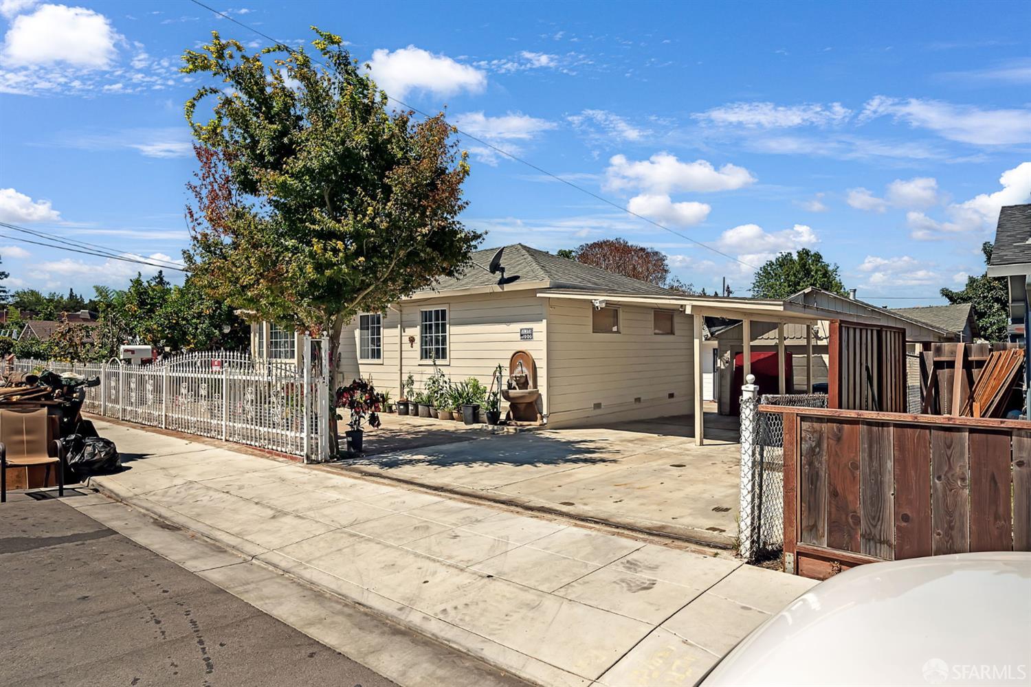 2155 addison Avenue