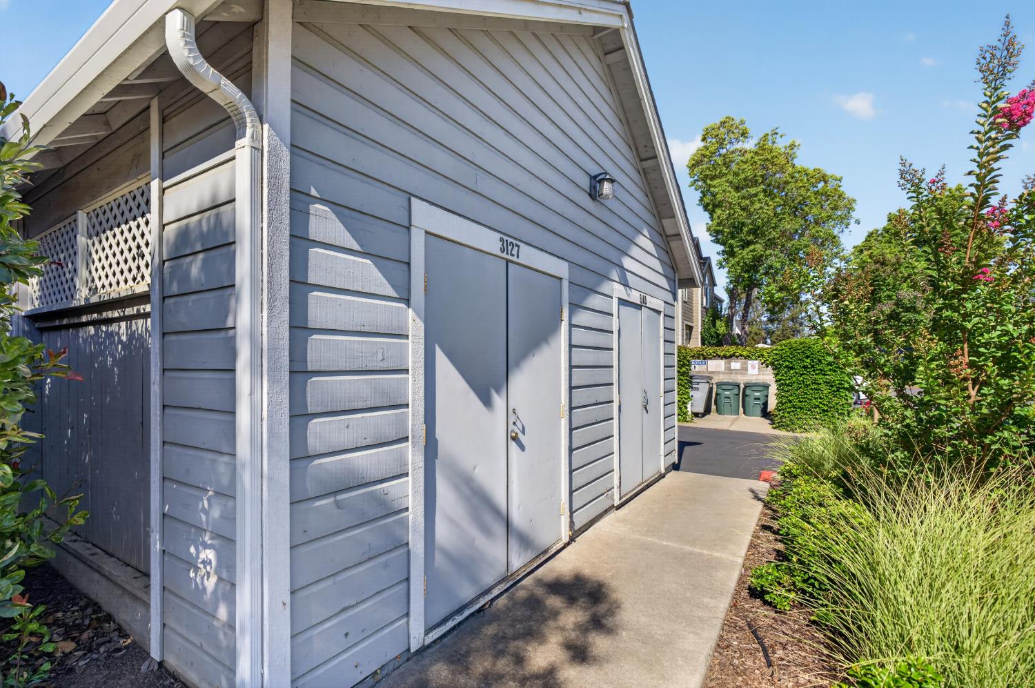 3127 Woods Circle