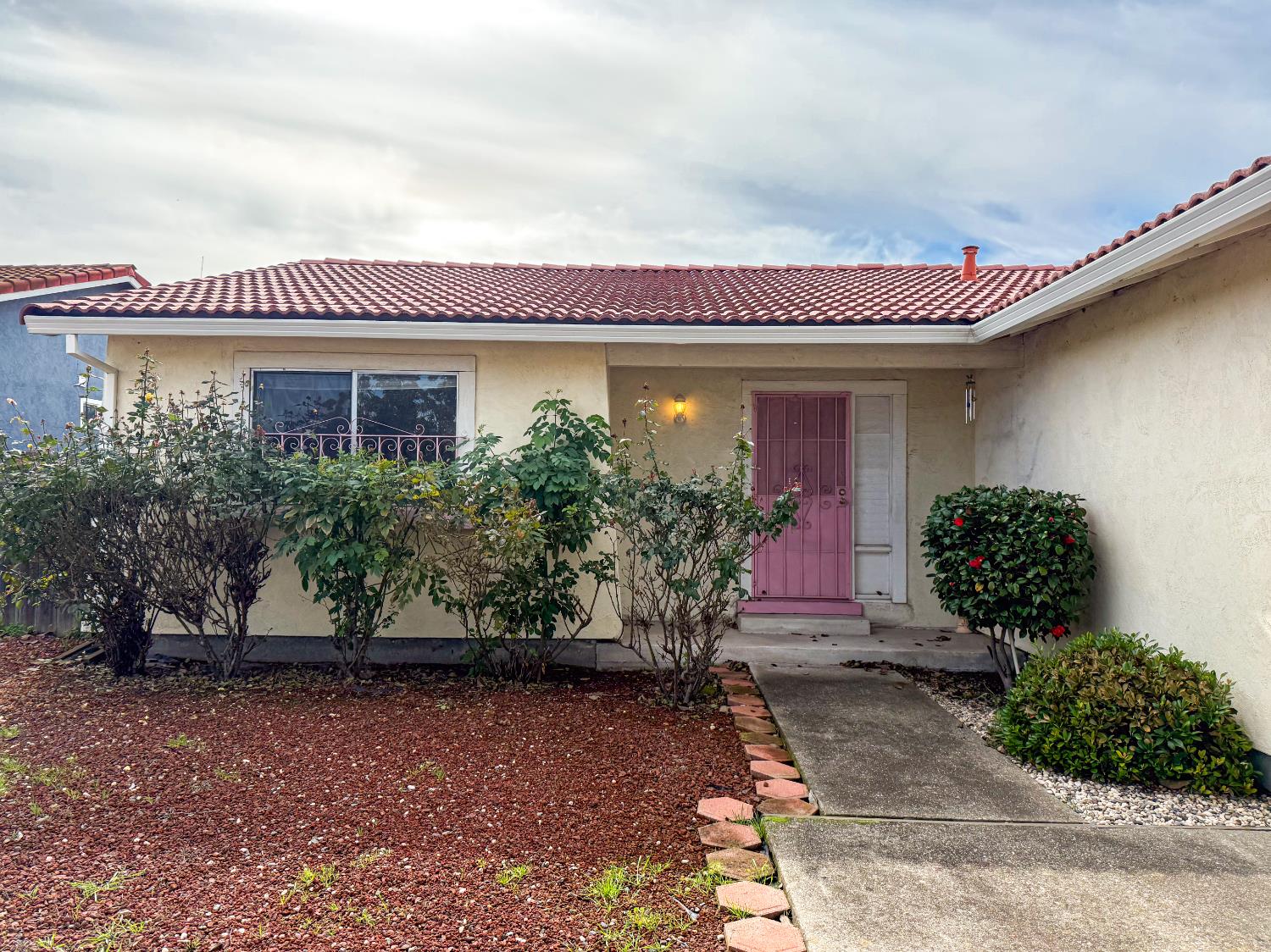 1118 Fallbrook Drive