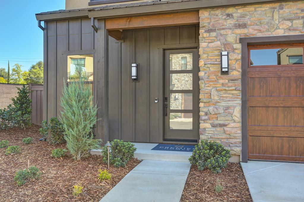 7090 Soleil Way