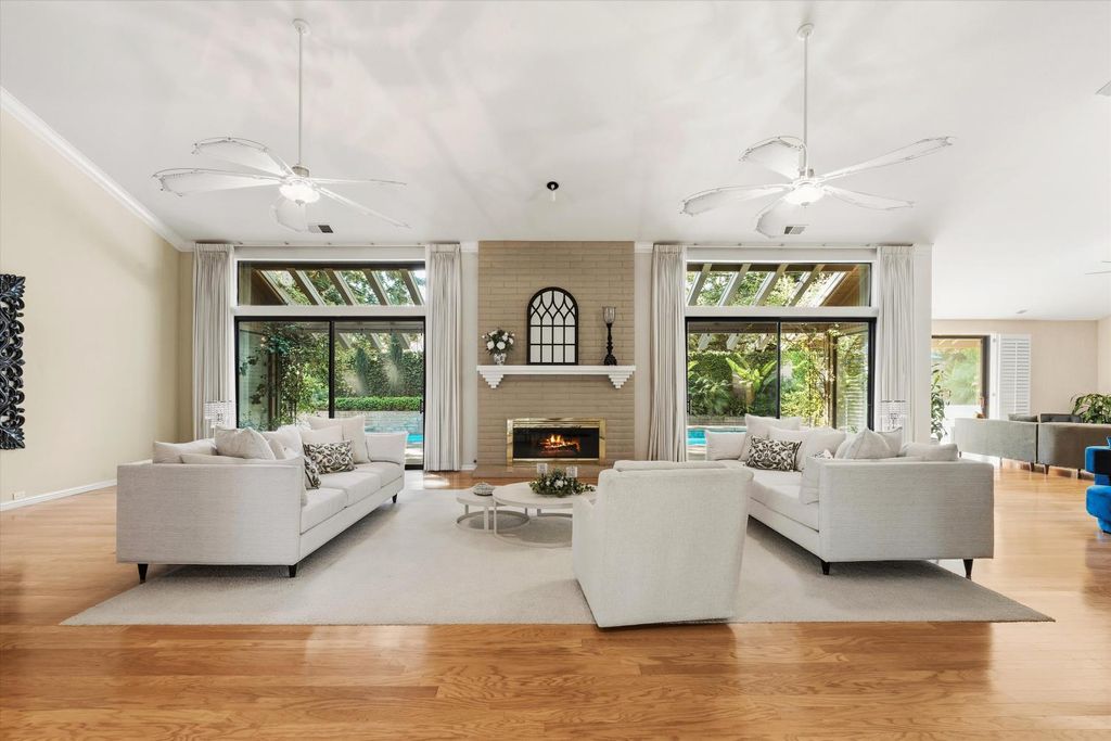 Photo of 2024 Empire Mine Circle, Gold River, CA 95670 (MLS # 226033240)