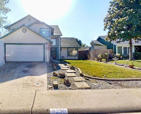 8256 Calla Way, Sacramento, CA 95828 - MLS#: 225014472