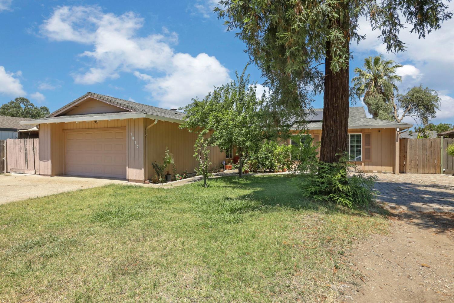1317 Royal Oaks Drive