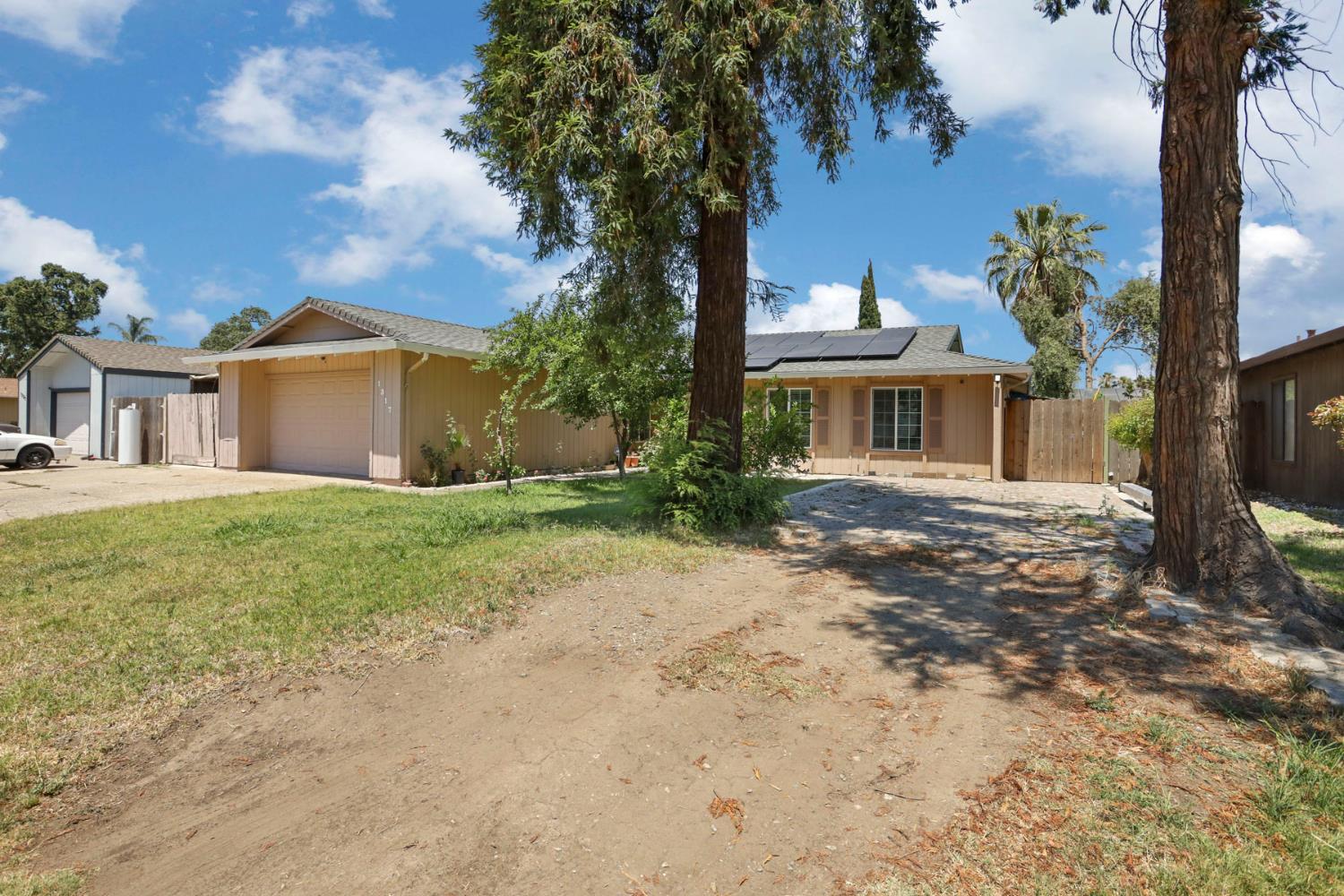 1317 Royal Oaks Drive