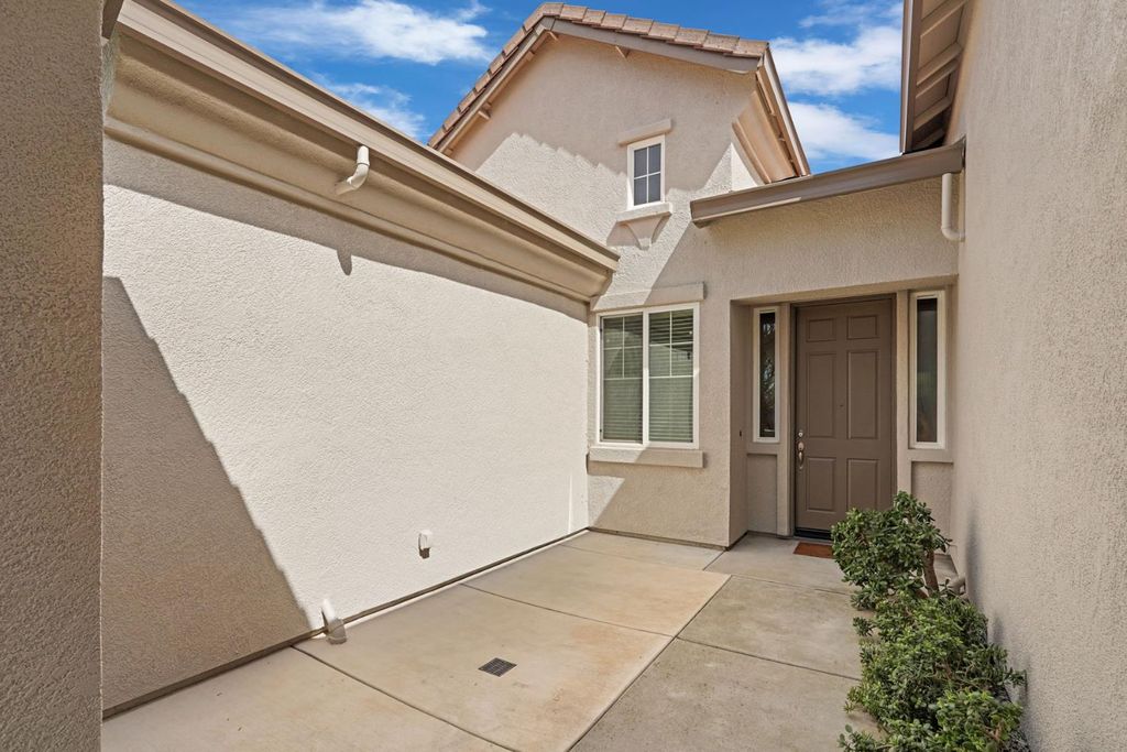 Photo of 757 Killebrew Way, Galt, CA 95632 (MLS # 226035377)