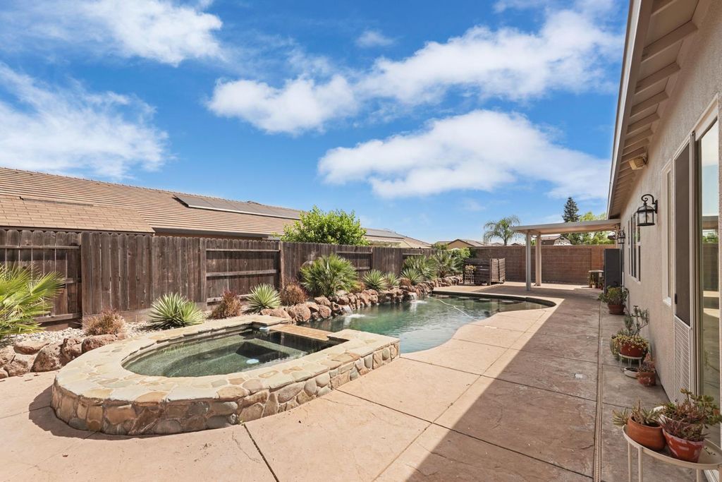 Photo of 757 Killebrew Way, Galt, CA 95632 (MLS # 226035377)