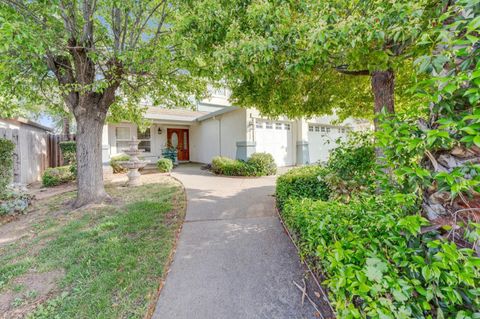 8956 E Valley Drive Elk Grove CA 95624