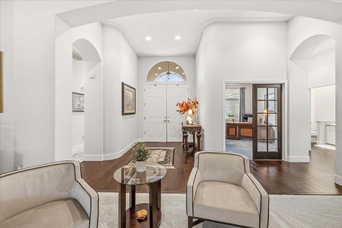 4305 Enchanted Circle