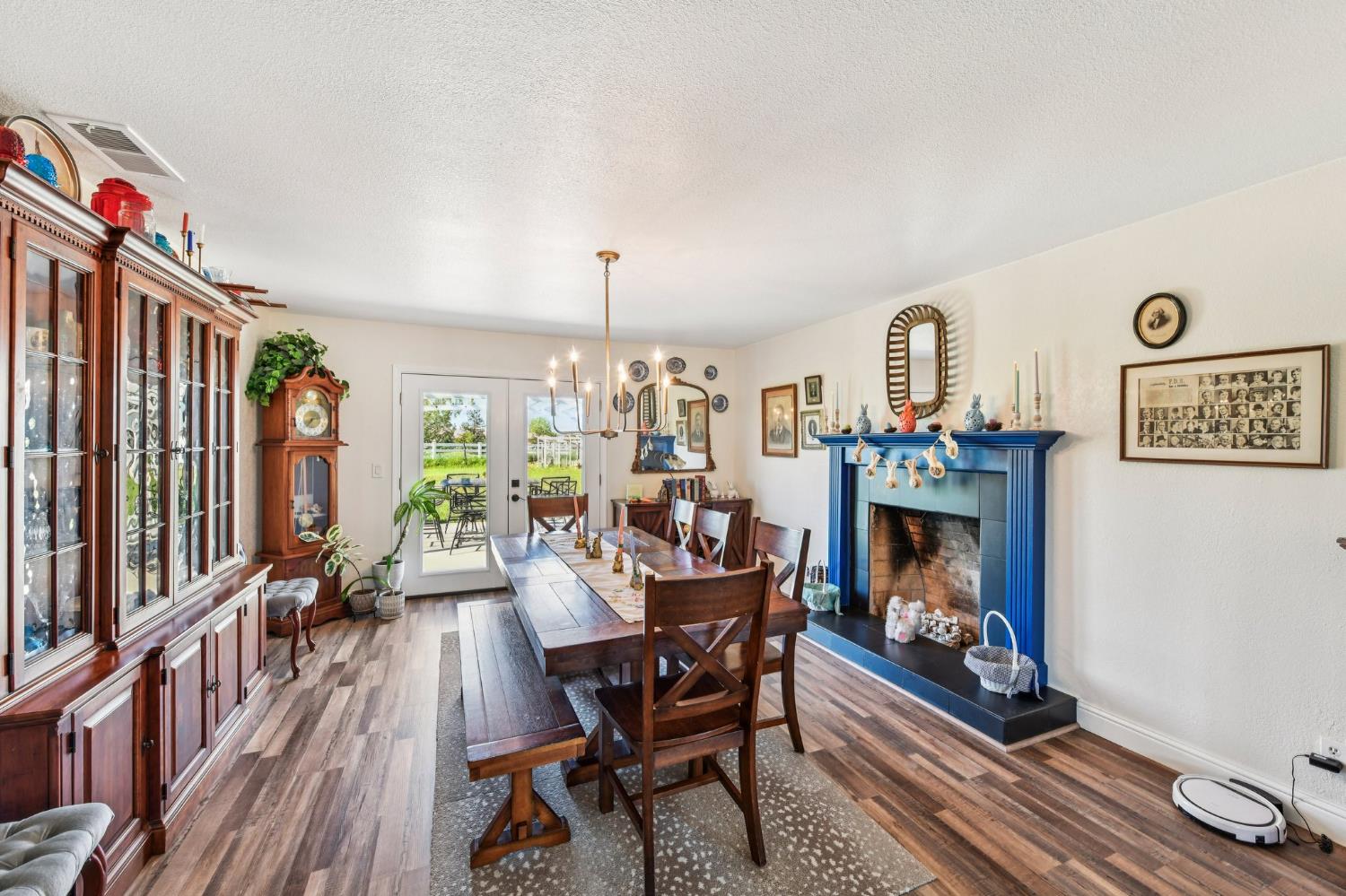 11890 Cresthill Drive