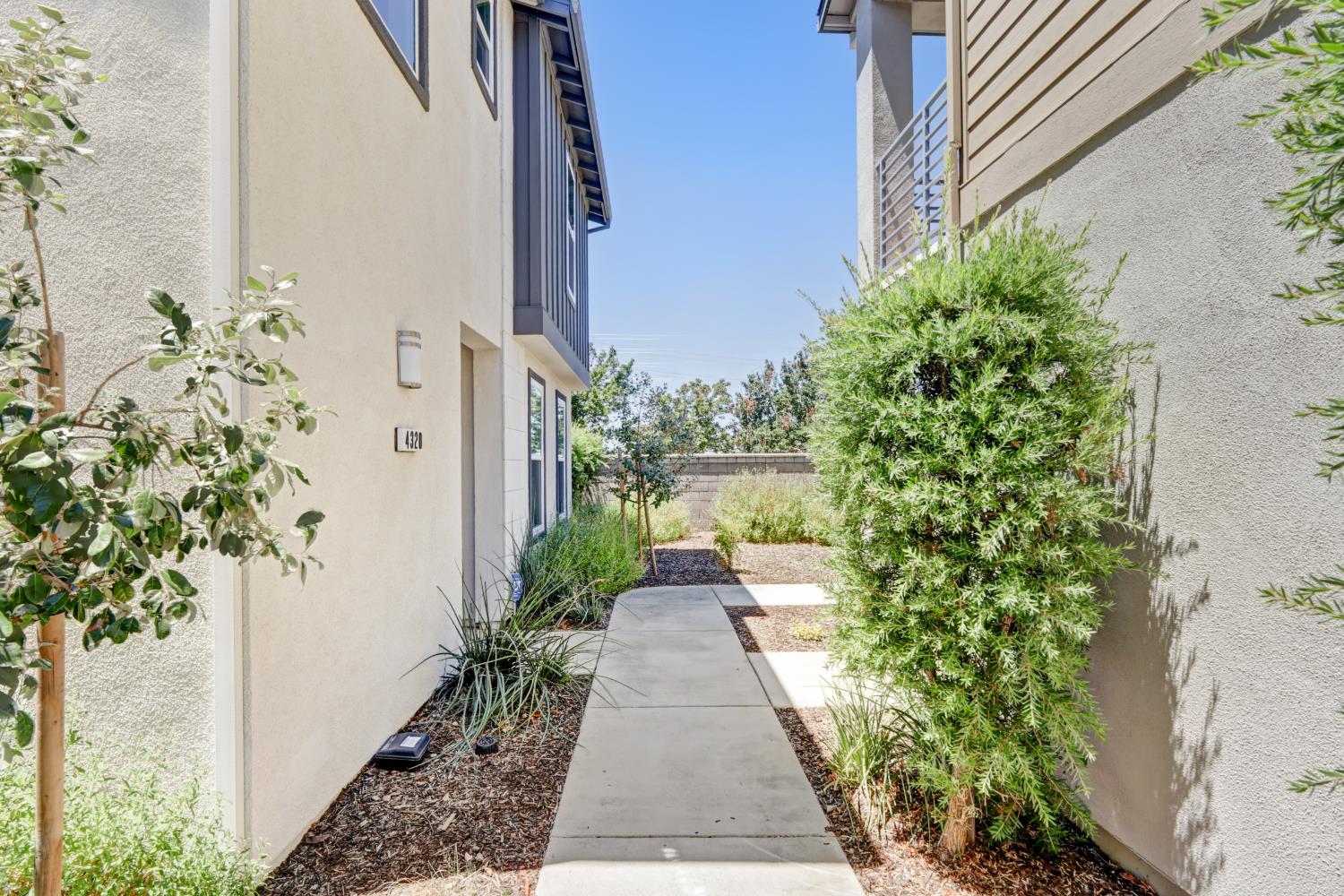 4312 Ocean Lane