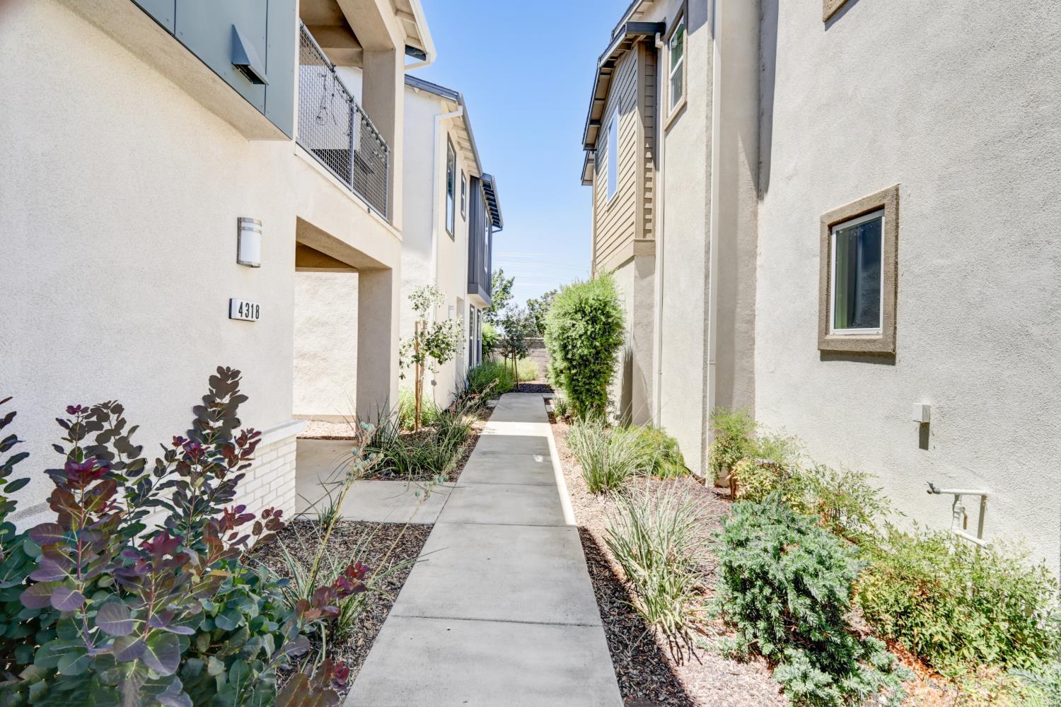 4312 Ocean Lane