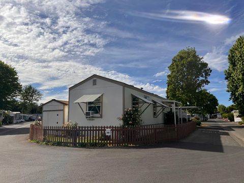 902 Del Paso Boulevard 61 Sacramento CA 95815