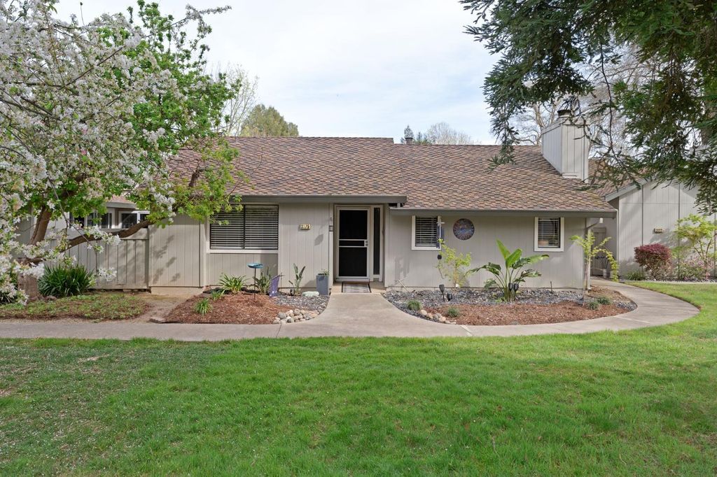 Photo of 3175 Swallows Nest Drive, Sacramento, CA 95833 (MLS # 226033410)
