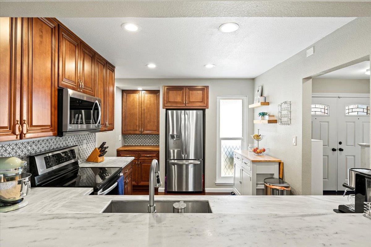 6821 Will Rogers Drive