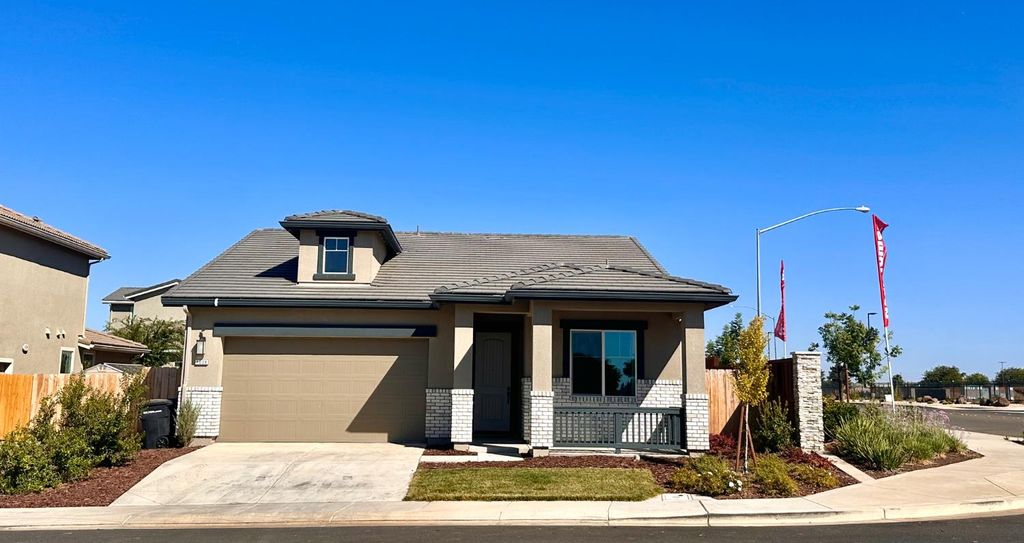 Photo of 1039 Longview Drive, Oakdale, CA 95361 (MLS # 225120783)