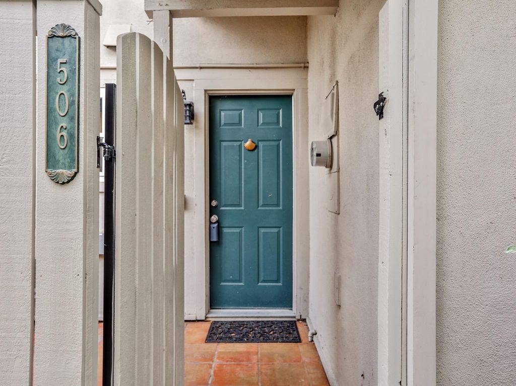 Photo of 506 Roundtree Court, Sacramento, CA 95831 (MLS # 226005654)