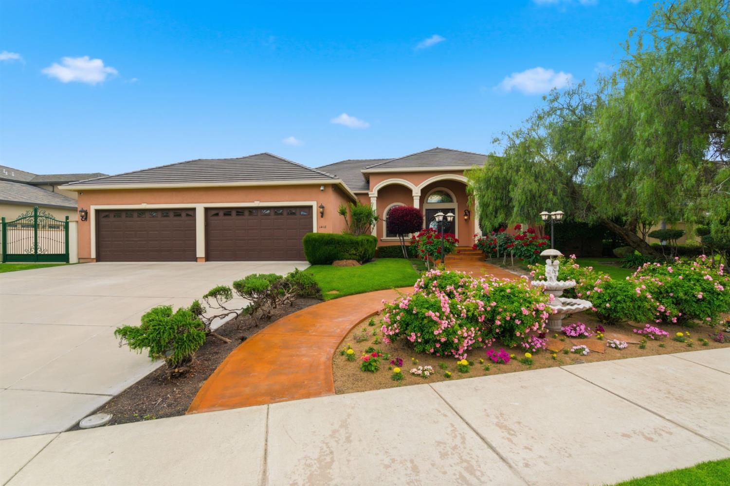 1418 Riverview Circle E