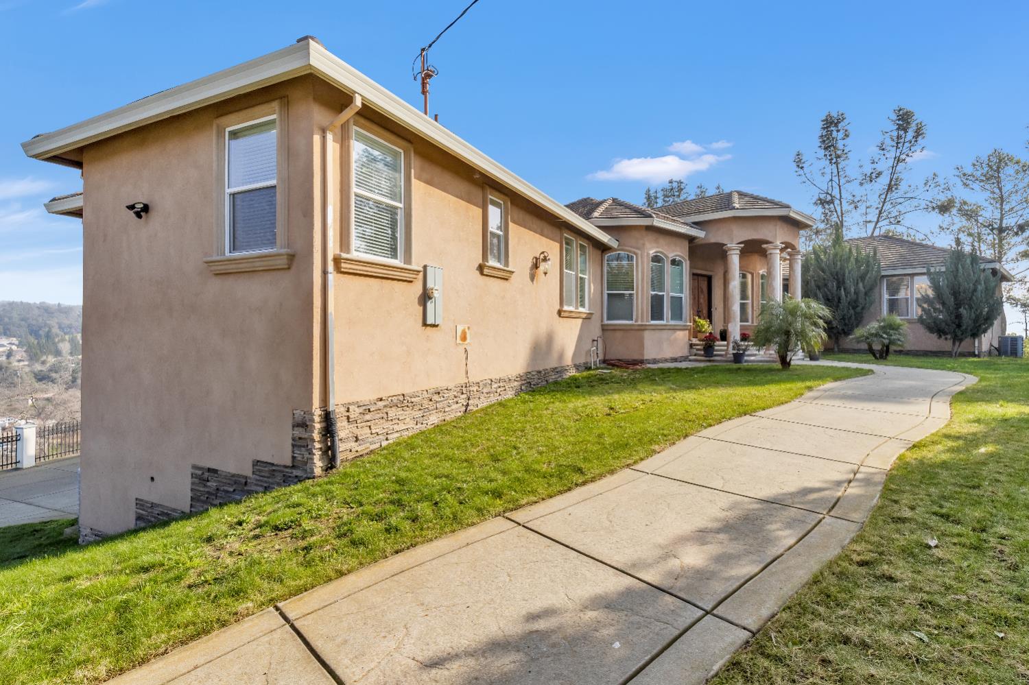 2311 Hill View Drive