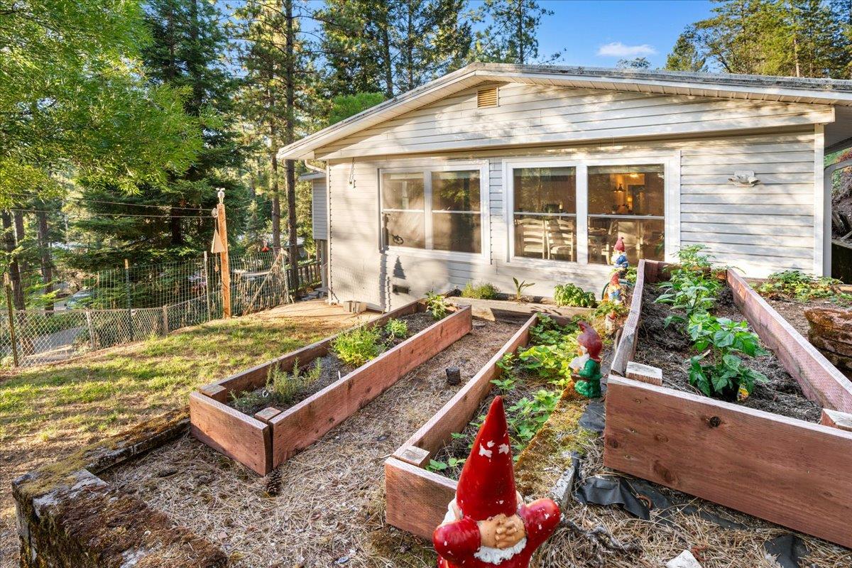 Applegate, California 95703, United States, 2 Bedrooms Bedrooms, ,2 BathroomsBathrooms,Residential,Active,165247