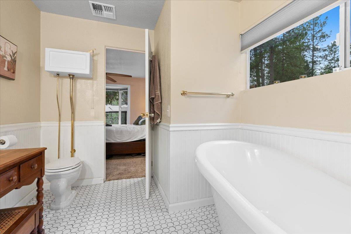 Applegate, California 95703, United States, 2 Bedrooms Bedrooms, ,2 BathroomsBathrooms,Residential,Active,165247