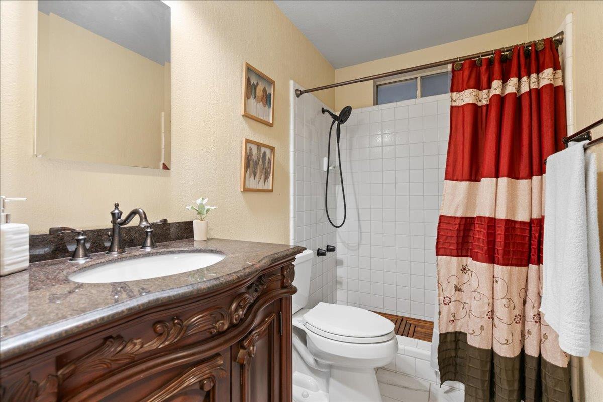 Applegate, California 95703, United States, 2 Bedrooms Bedrooms, ,2 BathroomsBathrooms,Residential,Active,165247