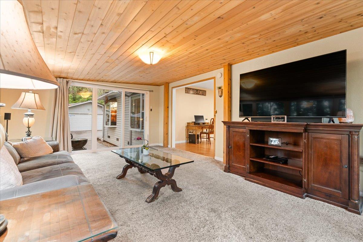 Applegate, California 95703, United States, 2 Bedrooms Bedrooms, ,2 BathroomsBathrooms,Residential,Active,165247