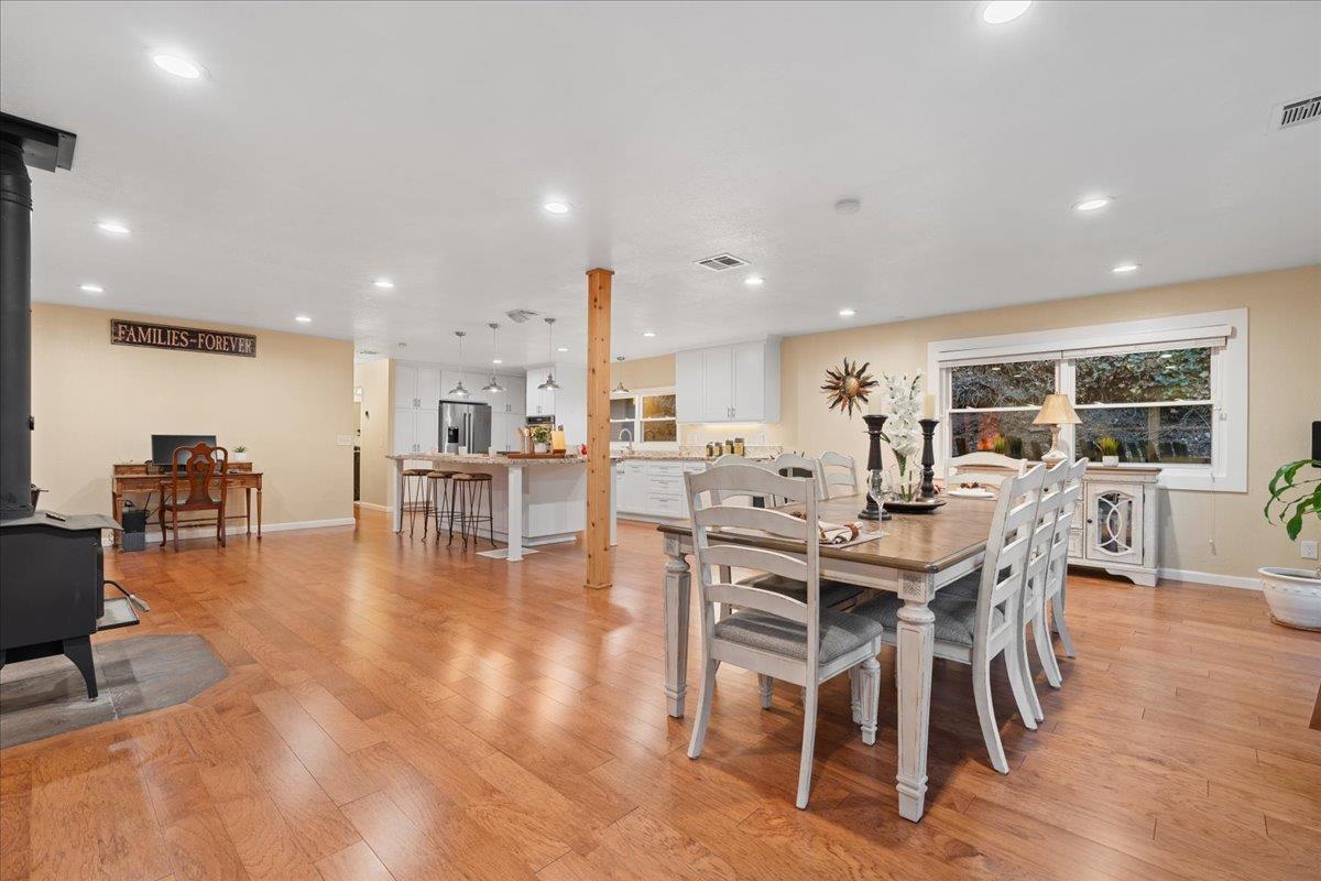 Applegate, California 95703, United States, 2 Bedrooms Bedrooms, ,2 BathroomsBathrooms,Residential,Active,165247