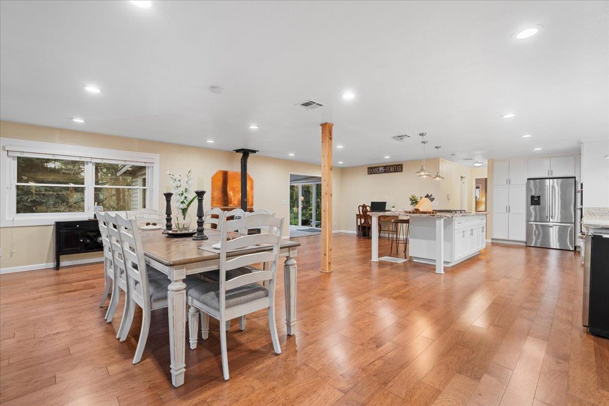 Applegate, California 95703, United States, 2 Bedrooms Bedrooms, ,2 BathroomsBathrooms,Residential,Active,165247