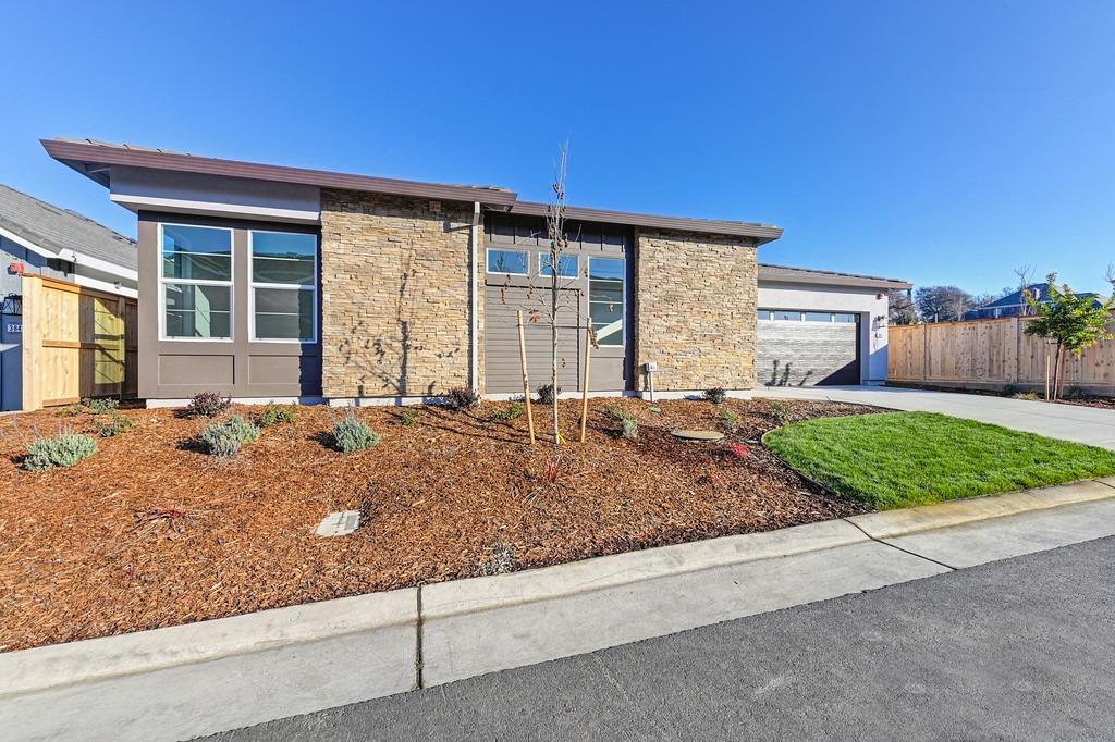 3850 Fletcher Peak Circle