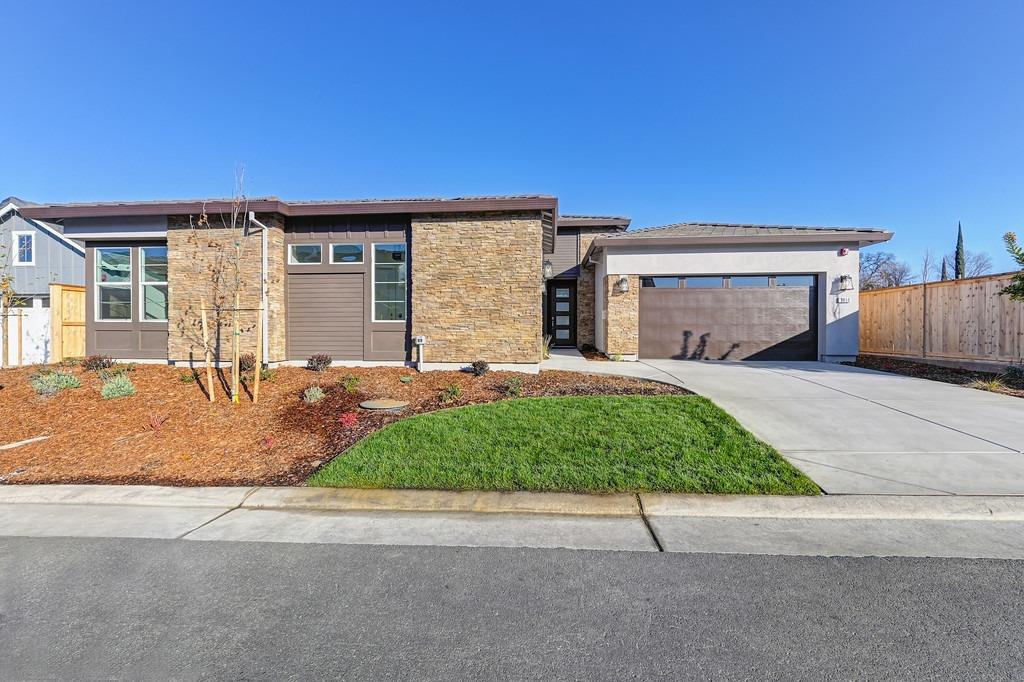 3850 Fletcher Peak Circle