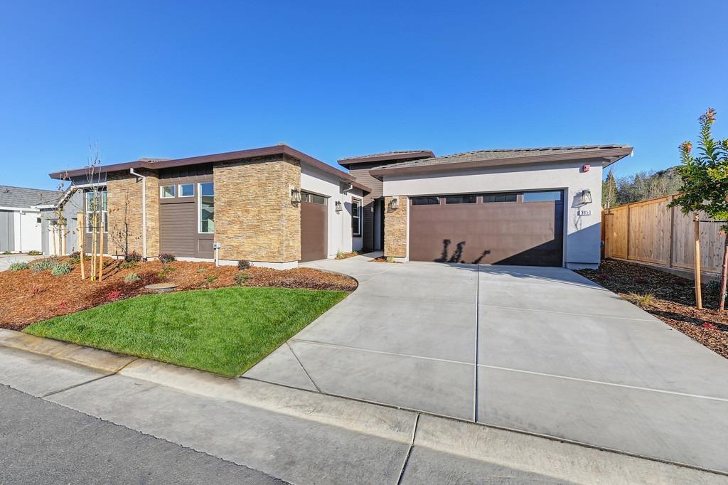 3850 Fletcher Peak Circle
